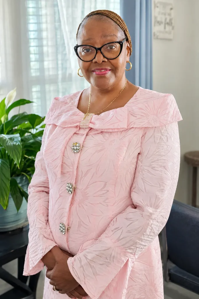 Meet the Founder Glory Biblical Founder Dr. Regina Maholmes, Phd